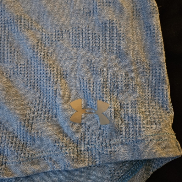 3 Under Armour Tops - Picture 4 of 10